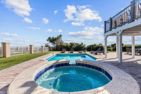﻿Posh Ocean Front: Huge Private Pool, Yard, Spa, Patio & Deck, BBQ, Game Room with 4 En-Suite Bathrooms House in Myrtle Beach