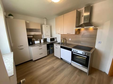 Kitchen or kitchenette, dishwasher, minibar, pet friendly, stove, toaster