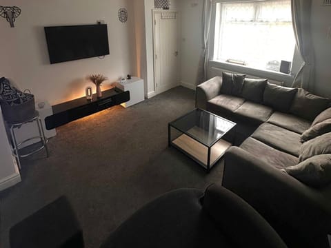 The Hideaway Home BD5 - 2 Bed lovely modern House House in Bradford