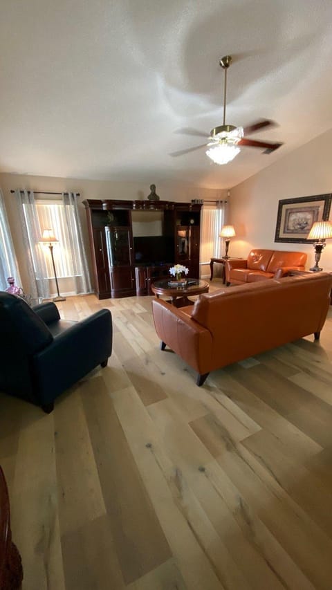 Willow Bend at Ellis Exclusive Villas House in Poinciana