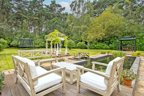 Garden, Seating area, Garden view