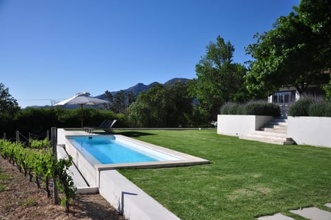 Blueberry Hill Cottages Farm Stay in Franschhoek