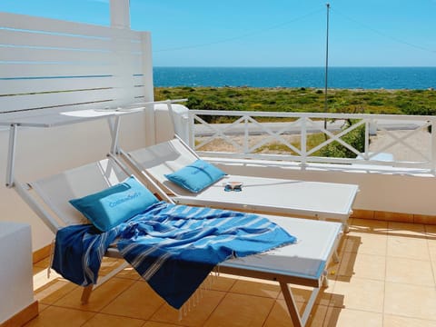 Patio, Day, Natural landscape, View (from property/room), Balcony/Terrace, Sea view, sunbed