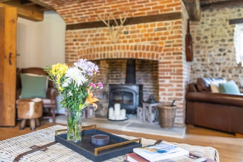 Bailiffs Cottage House in Tendring District