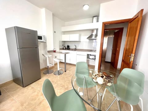 Kitchen or kitchenette, Dining area, kitchen