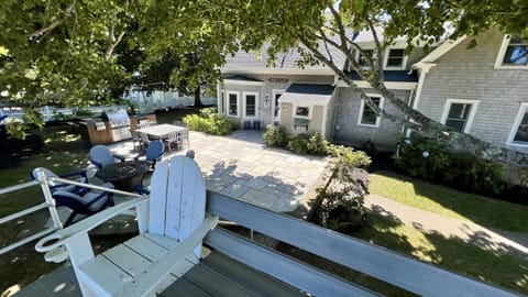 Downtown Chatham Walk to All Amenities: 4 Bedroom+ House in Chatham