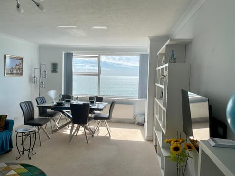 Seascape with Outstanding Sea Views Apartamento in Hove