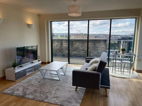 2 Bedroom Stunning Penthouse city view Condo in Bradford