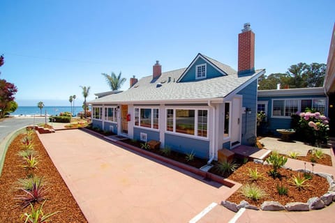 Property building, Natural landscape, Sea view