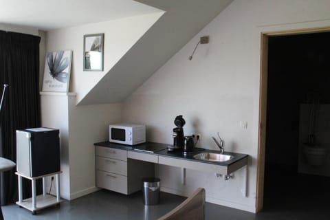 Coffee/tea facilities, Kitchen or kitchenette