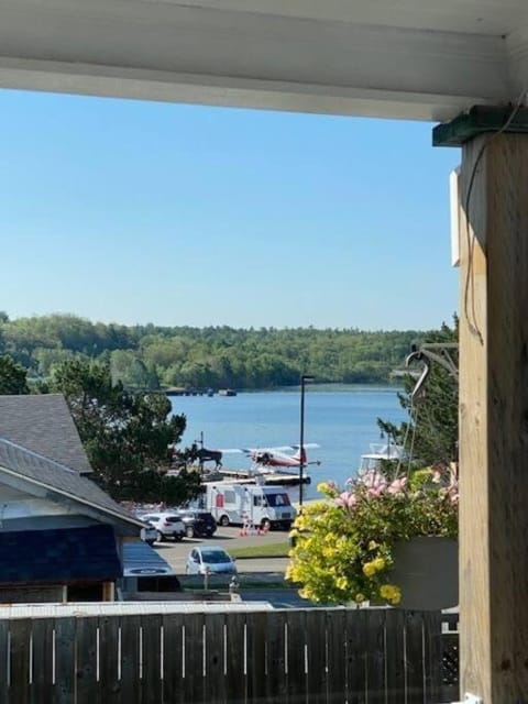 Conveniently located Private Home, steps to water! Casa in Parry Sound