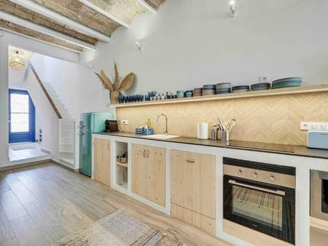 Casa Mandarina: 4 Bedrooms - 2 Terraces - Parking Haus in L'Hospitalet de Llobregat