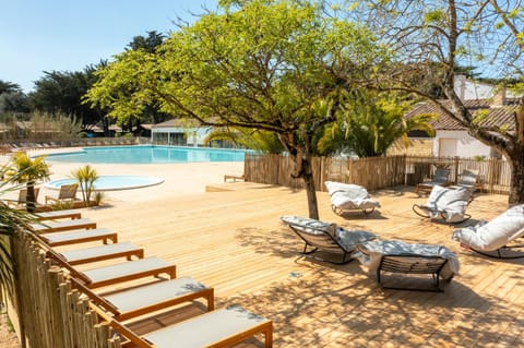 Day, Pool view, Swimming pool, sunbed