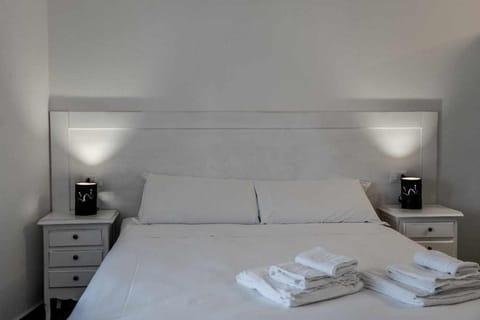 Domo Orise Alloggio in pieno centro Bed and Breakfast in Orosei