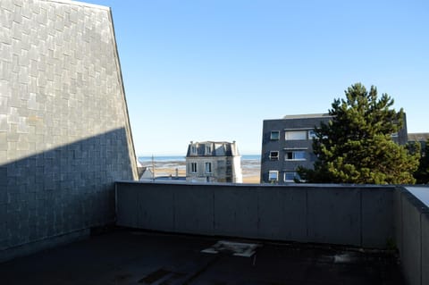 Le Haveneau, grande terrasse à 100m de la plage Apartment in Bernières-sur-Mer