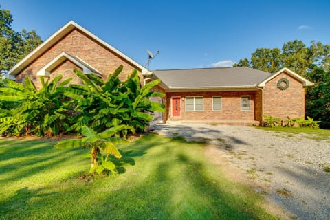 Spacious Home Near Norfork Lake with Wraparound Deck Haus in Norfork Lake