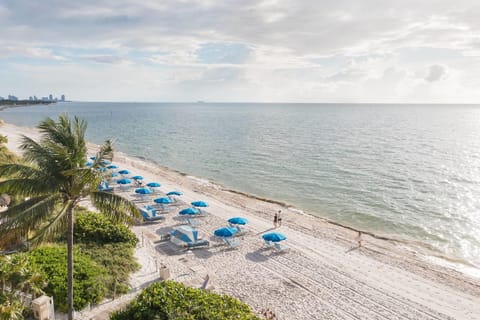 Gorgeous Partial Ocean View I The Ritz Carlton Appartement in Key Biscayne