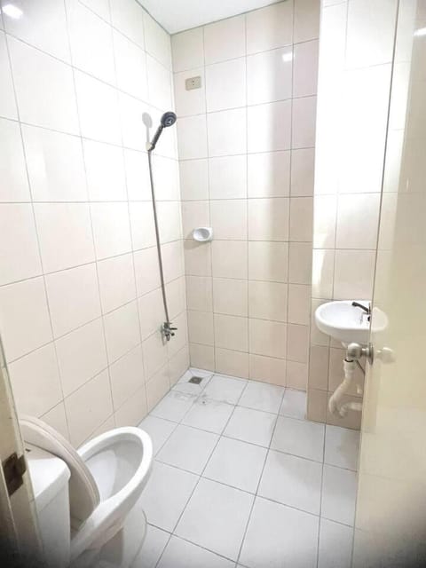 4BR Spacious Place in Metro Wohnung in Makati