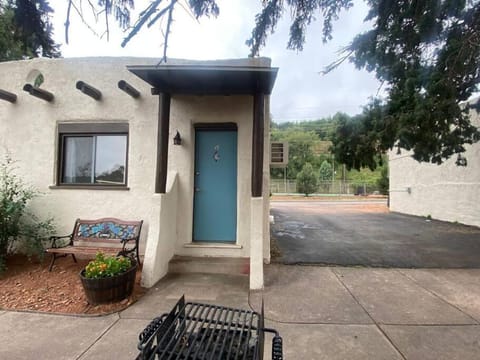 El Colorado Cabin 19 Mountain Bear Apartamento in Manitou Springs