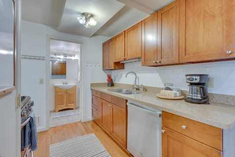 Charming Seattle Abode Less Than 9 Mi to Space Needle! Casa in Seattle
