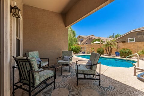Serenity Haven with Private Pool in Gilbert Chalet in Gilbert