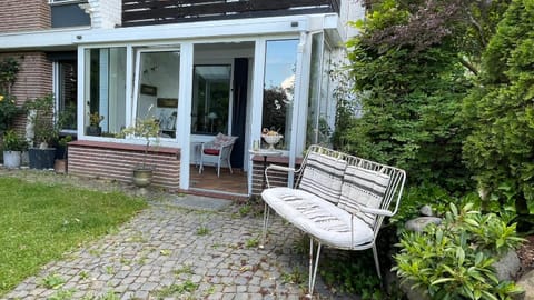 Property building, Balcony/Terrace, Garden view