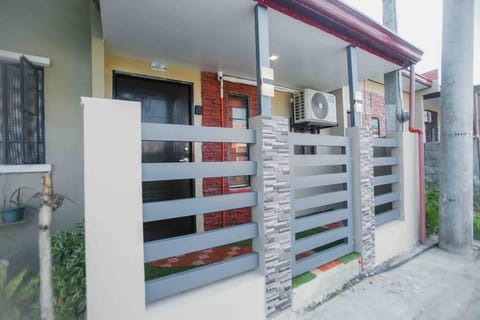 Kozy Haven - Wifi + AC Apartment in Caraga