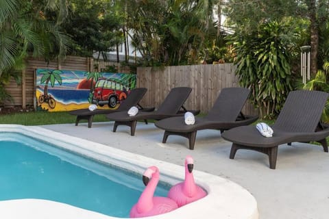 Luxe Miami Villa Heated Pool Fire Pit Sleep 12 Chalet in Ojus