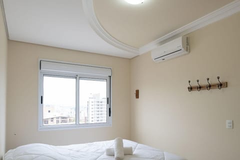 Apto elegante para casal em POA-RS URB1110 Condo in Porto Alegre