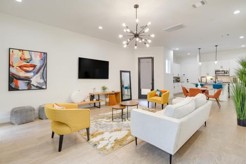 Modern Houston Vacation Rental about 3 Mi to Downtown! House in Houston