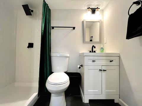 1 Bedroom 1 Bathroom Apartment with Private Entrance Condominio in Baltimore