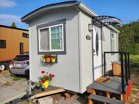 Caravan Across The Street From The Beach Maison in Birch Bay