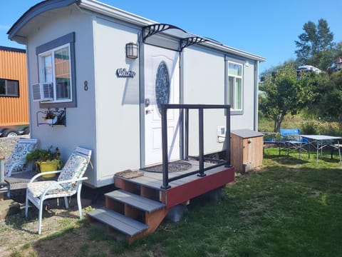 Property building, Garden view, sunbed