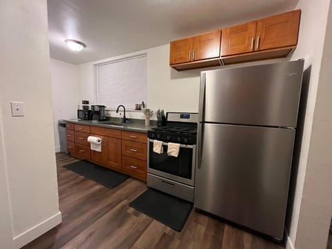 1st Floor Apt With Fenced Yard Access Condominio in Lakewood