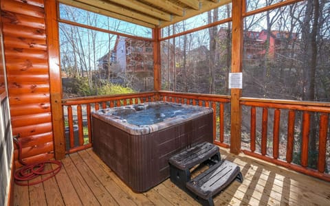 Mountain Life Chalet in Sevierville