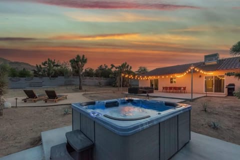 Patio, Hot Tub, Sunset, sunbed