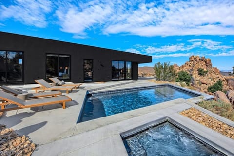 Black Desert House ft in Architectural Digest Maison in Yucca Valley