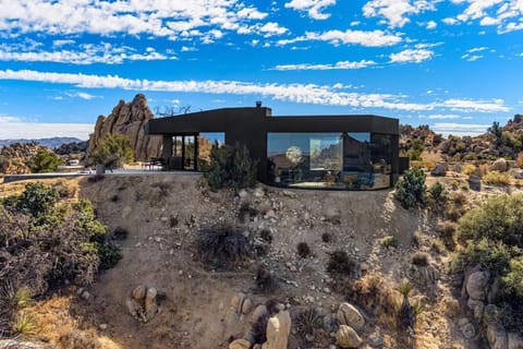 Property building, Day, Natural landscape, Mountain view