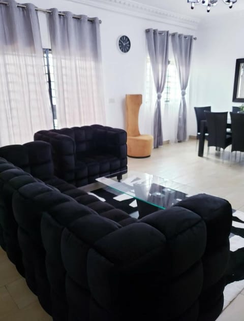 Global Appartement Meublé Condo in Douala