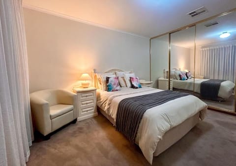 Corporate Comfort - 4 bdrm, Gym, Sauna, Games Room, WiFi Maison in Port Lincoln
