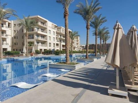 Alumia Marigold Suite 3BR Apt Pool Access Eigentumswohnung in Cairo