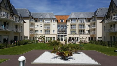 Facade/entrance, Garden view