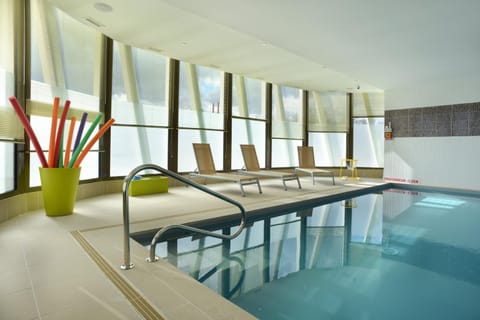 Swimming pool, Swimming pool