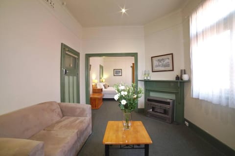 Large Studio Apartment With Spa Central Ballarat Apartment in Ballarat