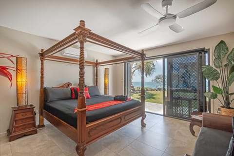 Bed, Bedroom, Sea view