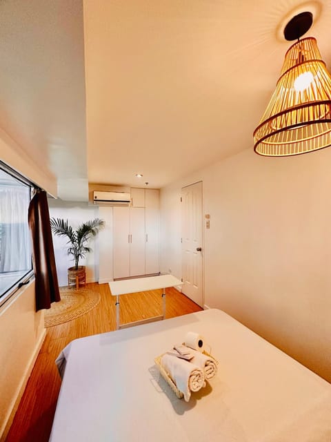 2Bedroom Loft Type Unit in BGC by K Suites Apartment hotel in Makati