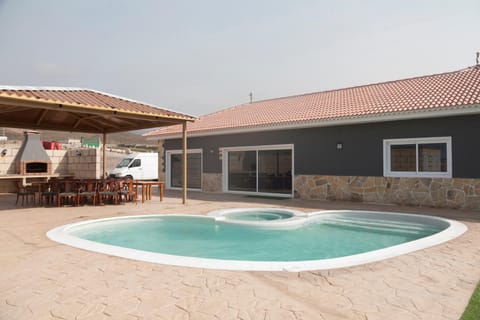 Balcony/Terrace, Swimming pool