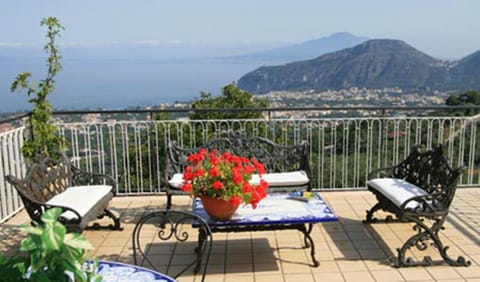 Villa Cinzia Condo in Piano di Sorrento