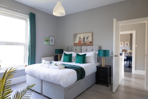 2 Bed Apartment by AV Stays Short Lets & Serviced Accommodation Sittingbourne Kent Copropriété in Sittingbourne