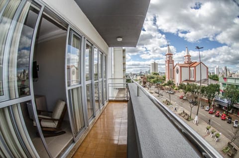 Photo of the whole room, City view, Street view